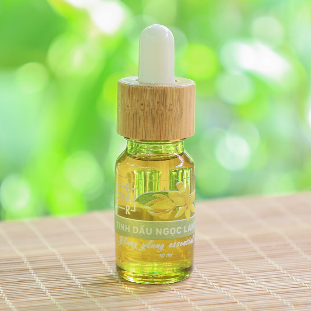 TINH DAU NGOC LAN TAY