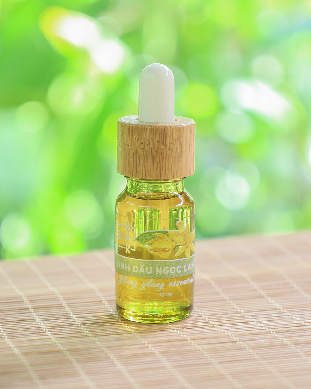 TINH DAU NGOC LAN TAY