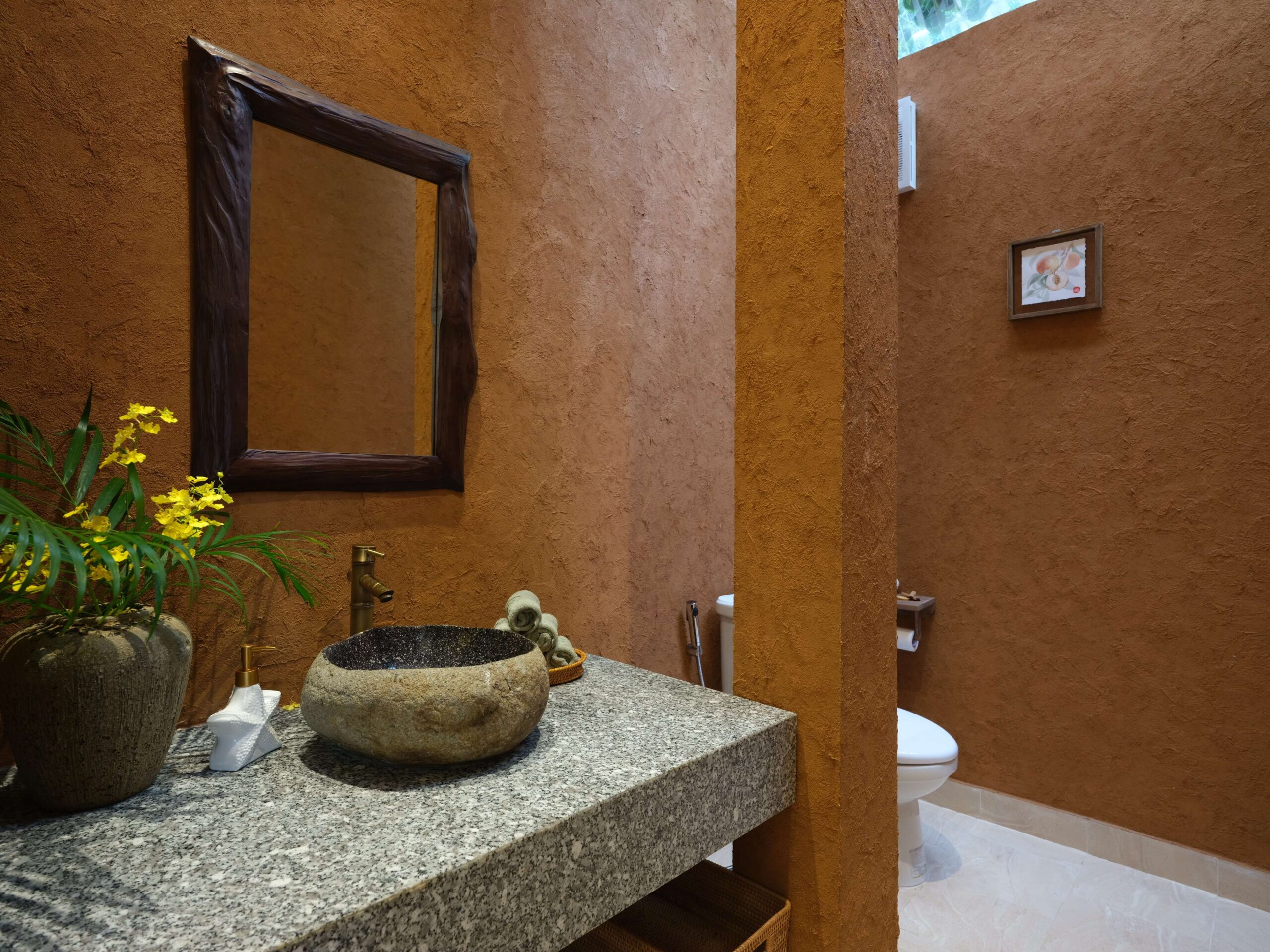 NHA VE SINH 1 scaled