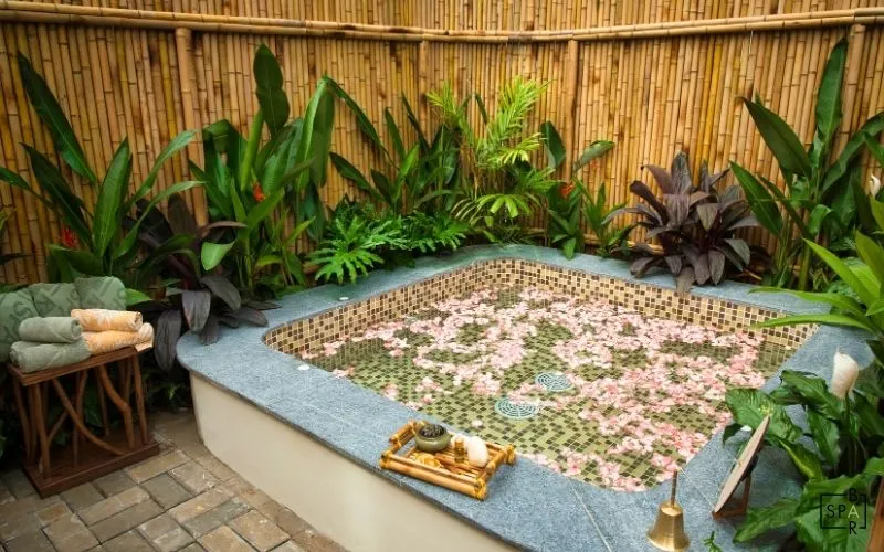 Ngâm bồn sục ngoài trời Ngâm bồn sục ngoài trời