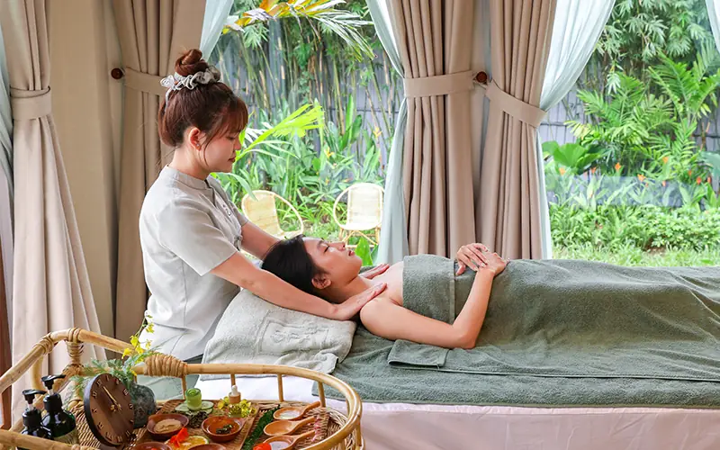 Chăm sóc da mặt tại Spa Bar NHÂN VIÊN CỦA SPA