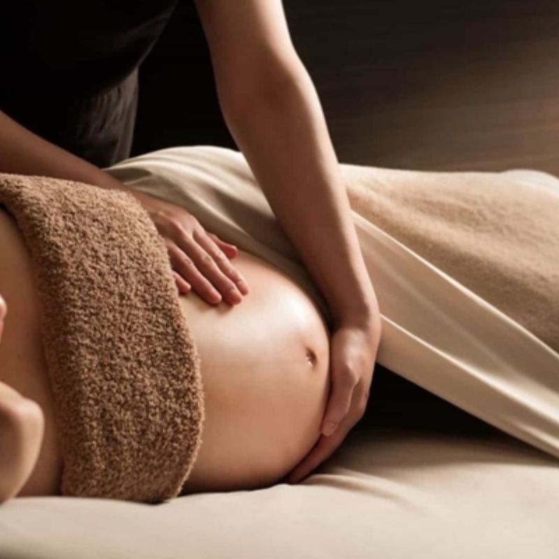 ba bau co duoc dung may massage lung khong 1